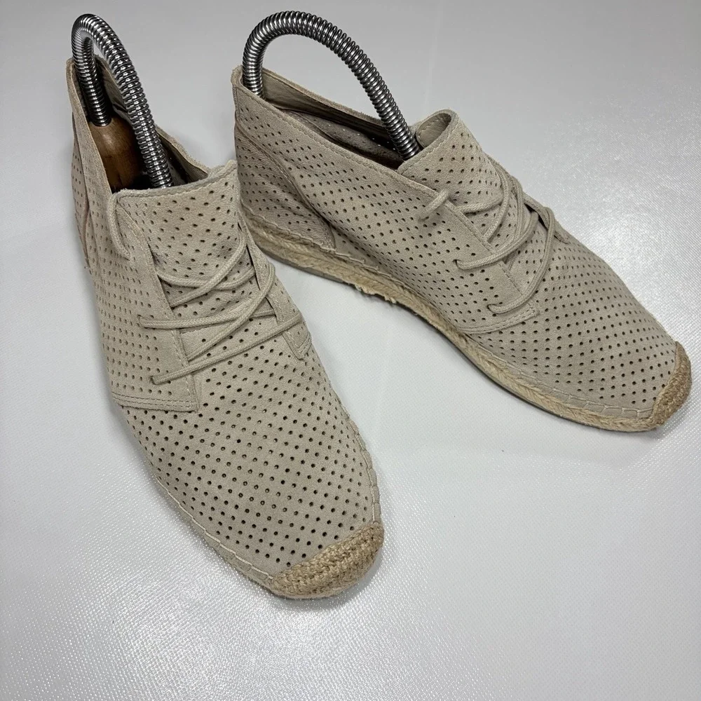Dolce Vita Espadrille Lace Up Flats Womens Size 6.5 Taupe Perforated Suede Oxfor